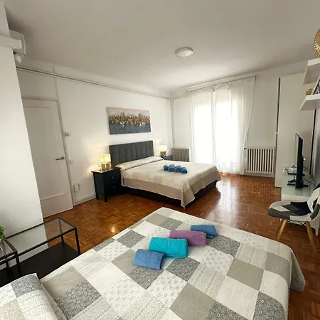 In Rambla Catalunya B&B